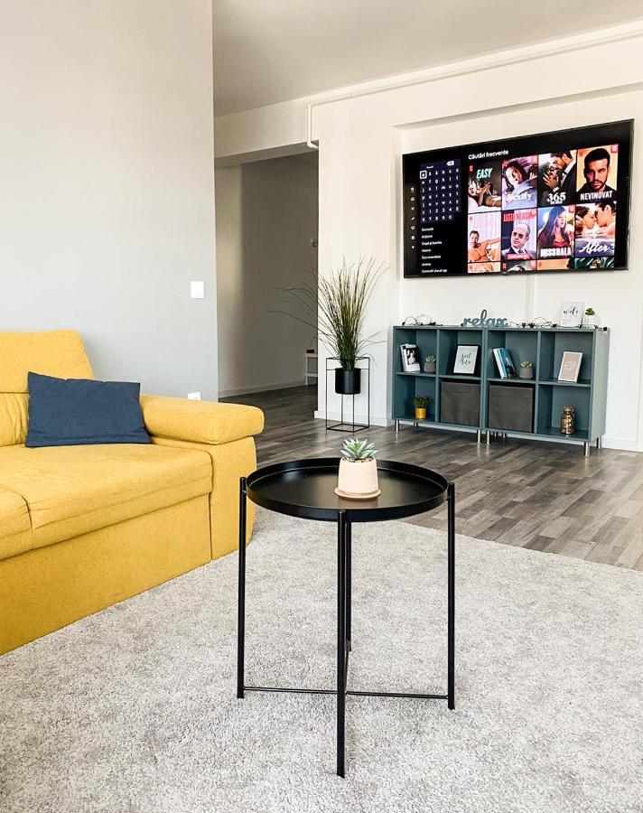 Sun Apartment *